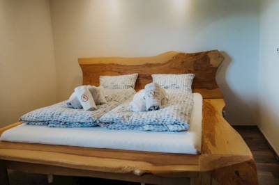Spálňa s manželskou posteľou, Mountain Chalets - Chalet pod medveďom, Valča