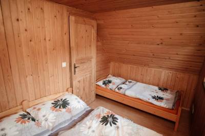 Spálňa s manželskou posteľou a samostatným lôžkom, Chata Ján, Oravská Lesná
