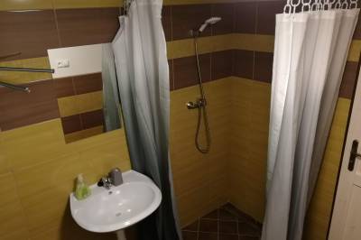 Apartmán Simon - kúpeľňa so sprchovacím kútom, Chata Zebra, Ružomberok