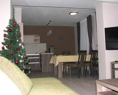 Apartmán Bystrá - obývačka prepojená s kuchynkou s jedálenským sedením, Simply Relax Apartment Resort, Bystrá