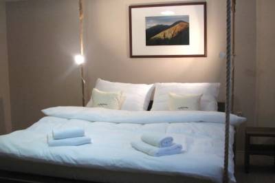 Apartmán Janka - spálňa so závesnou manželskou posteľou, Simply Relax Apartment Resort, Bystrá