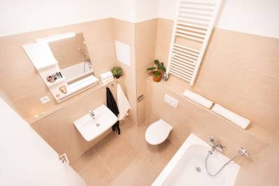 Štúdio s balkónom - kúpeľňa s vaňou a toaletou, Apartmány - Vila Zuberec, Zuberec