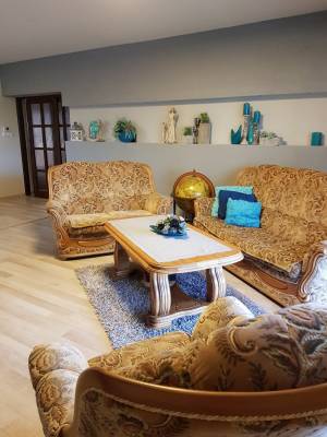 Obývačka s gaučovým sedením, Ubytovanie Oslany, Oslany