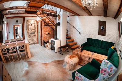 Obývačka v apartmáne u Haničky s rozkladacím gaučom, Chalets Dedinky, Dedinky