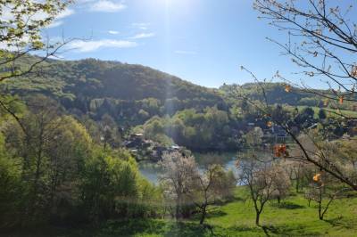 Tajch - príproda okolo chaty, Chata Kolpachy pri štiavnickom jazere, Banský Studenec