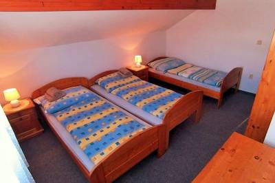 Spálňa s 3 samostatnými posteľami, Chata Snežienka, Donovaly