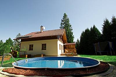 Exteriér ubytovania s bazénom v obci Smižany, Stag house – Jelení dom, Smižany