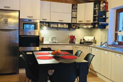 Plne vybavená kuchyňa s jedálenským sedením, Stag house – Jelení dom, Smižany