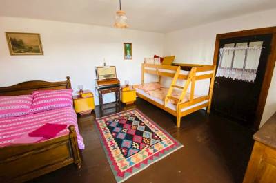Libling Ružový - spálňa s manželskou posteľou a poschodovou posteľou, Libling Štiavnický, Štiavnické Bane