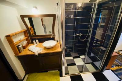 Libling Ružový - kúpeľňa so sprchovacím kútom, Libling Štiavnický, Štiavnické Bane
