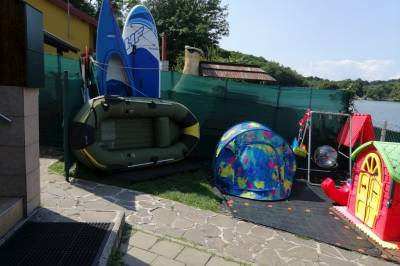 Detské ihrisko a športové potreby, Chata pri Vinianskom jazere, Vinné