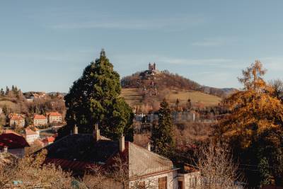 Výhľad z ubytovania na kalváriu, Domček na Staromestskej****, Banská Štiavnica