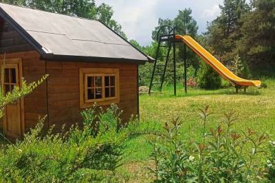 Detské ihrisko so šmykľavkou, Villa Paradajs pri Richňavských jazerách, Štiavnické Bane