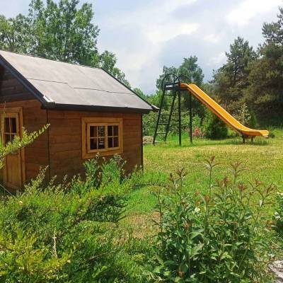 Detské ihrisko so šmykľavkou, Villa Paradajs pri Richňavských jazerách, Štiavnické Bane
