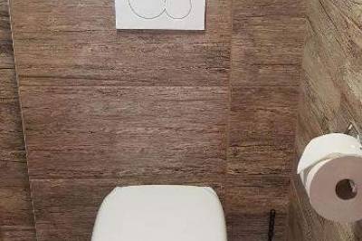 Kúpeľňa s toaletou, Chalúpka u Dobrého čerta, Dúbrava