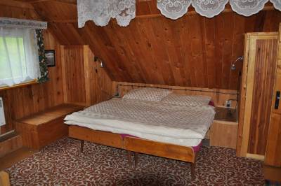 Spálňa s manželskou posteľou, Chalupa Bartošov, Zázrivá