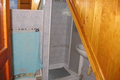 Kúpeľňa so sprchovacím kútom, Chalupa Bartošov, Zázrivá