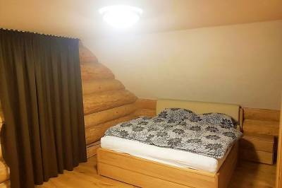 Spálňa s manželskou posteľou, Zrub pod Poľanou, Detvianska Huta