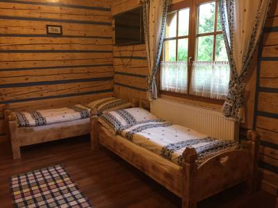 Spálňa so samostatnými posteľami a LCD TV, Grand drevenica, Malá Franková