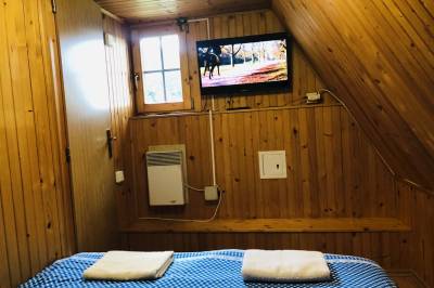 Spálňa s manželskou posteľou a LCD TV, Drevenička Pri Vleku, Zuberec