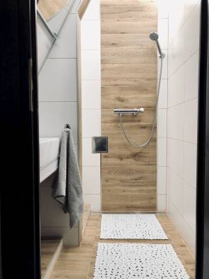 Kúpeľňa so sprchovacím kútom, Drevenička Pri Vleku, Zuberec