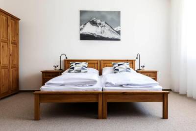 Izba Gerlach - spálňa s manželskou posteľou, Chalet Mountain View, Nová Lesná