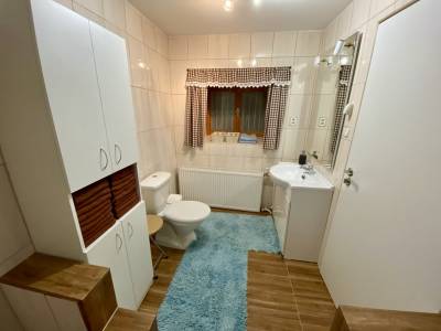 Kúpeľňa s toaletou, Chata pri vláčiku, Oravská Lesná