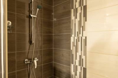 Kúpeľňa so sprchovacím kútom, Apartmán Hrebienok D4, Vysoké Tatry