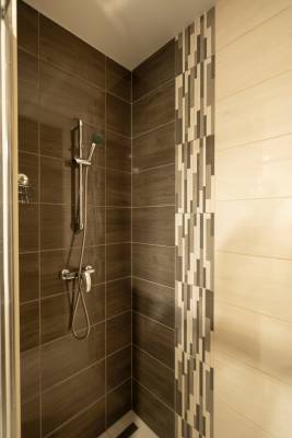 Kúpeľňa so sprchovacím kútom, Apartmán Hrebienok D4, Vysoké Tatry