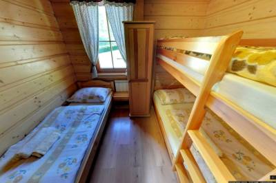 Spálňa s 1-lôžkovou a poschodovou posteľou, Chata Magura, Jezersko