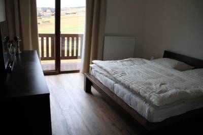 Spálňa s manželskou posteľou a balkónom, Vila Bella Monte, Ždiar