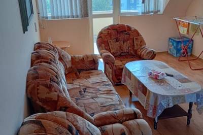 Obývačka s rozkladacím gaučom, Útulná mansarda Blagoevgrad Bulharsko, Blagoevgrad