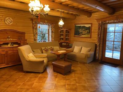 Obývačka s pohovkou, Zátišie pod lesom, Nižná Boca