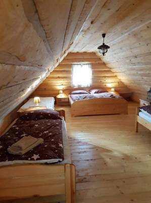 Spálňa s 1-lôžkovými posteľami a manželskou posteľou, Drevenica na Horehroní, Brezno
