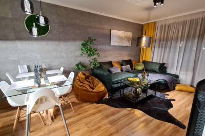 Obývačka s rozkladacím gaučom a jedálenským sedením, Apartmanica St. Ivan Rilski SPA Resort 101-12, Bansko, Bansko