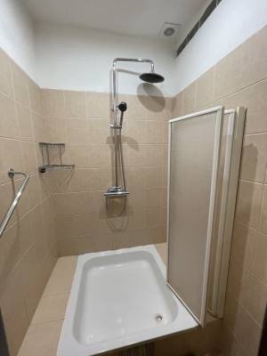 Kúpeľňa so sprchovacím kútom, Chata Holanka, Látky