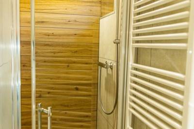 Kúpeľňa so sprchovacím kútom, Chata Claudia, Demänovská Dolina