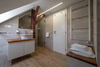 Kúpeľňa so sprchovacím kútom, Ubytovanie Barbakan, Kremnica