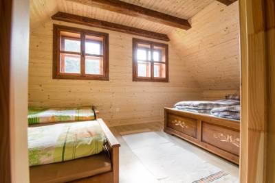 Spálňa s manželskou a 1-lôžkovými posteľami, Drevenice u Jozefa, Oravský Podzámok
