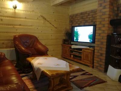 Obývačka s gaučom a LCD TV, Drevenice u Jozefa, Oravský Podzámok