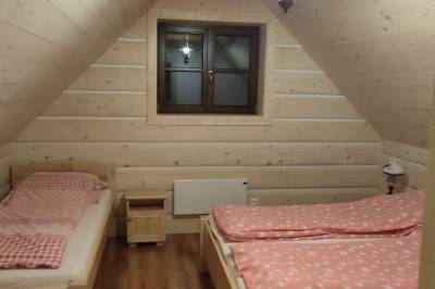 Spálňa s manželskou a 1-lôžkovou posteľou, Drevenica u Jozefa, Oravský Podzámok