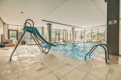 Vnútorný bazén so šmykľavkou, Hotel Salamandra, Hodruša - Hámre