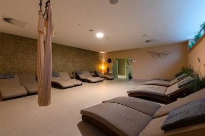 Oddychová miestnosť s ležadlami, Hotel Salamandra, Hodruša - Hámre