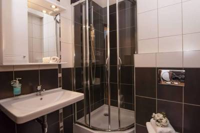 Apartmán Komfort - kúpeľňa so sprchovacím kútom, APARTMÁNY SILEAS, Veľká Lomnica