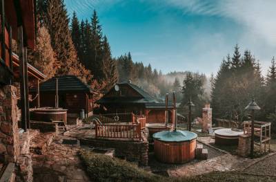 Exteriér ubytovania s kúpacími sudmi, SUDOPARK - Kysucká chalupa, Klokočov