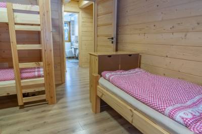 Apartmán so 4 spálňami - spálňa s poschodovou a 1-lôžkovou posteľou, Chata Janko Oravice, Vitanová