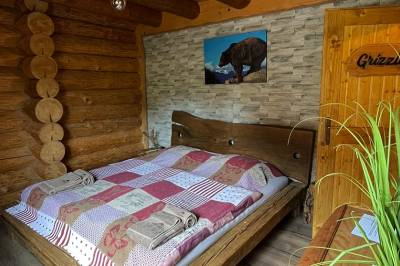 Spálňa s manželskou posteľou, Alaska zrub, Banská Štiavnica