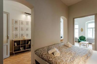 Apartmán č. 10 - spálňa s manželskou posteľou, Boutique Apartments, Banská Štiavnica