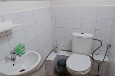 Samostatná toaleta, Chata TJ Dolinky, Žiar