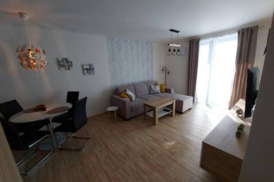 Obývačka s rozkladacím gaučom a LCD TV, Apartmán Filip - Pod Lesom, Vysoké Tatry